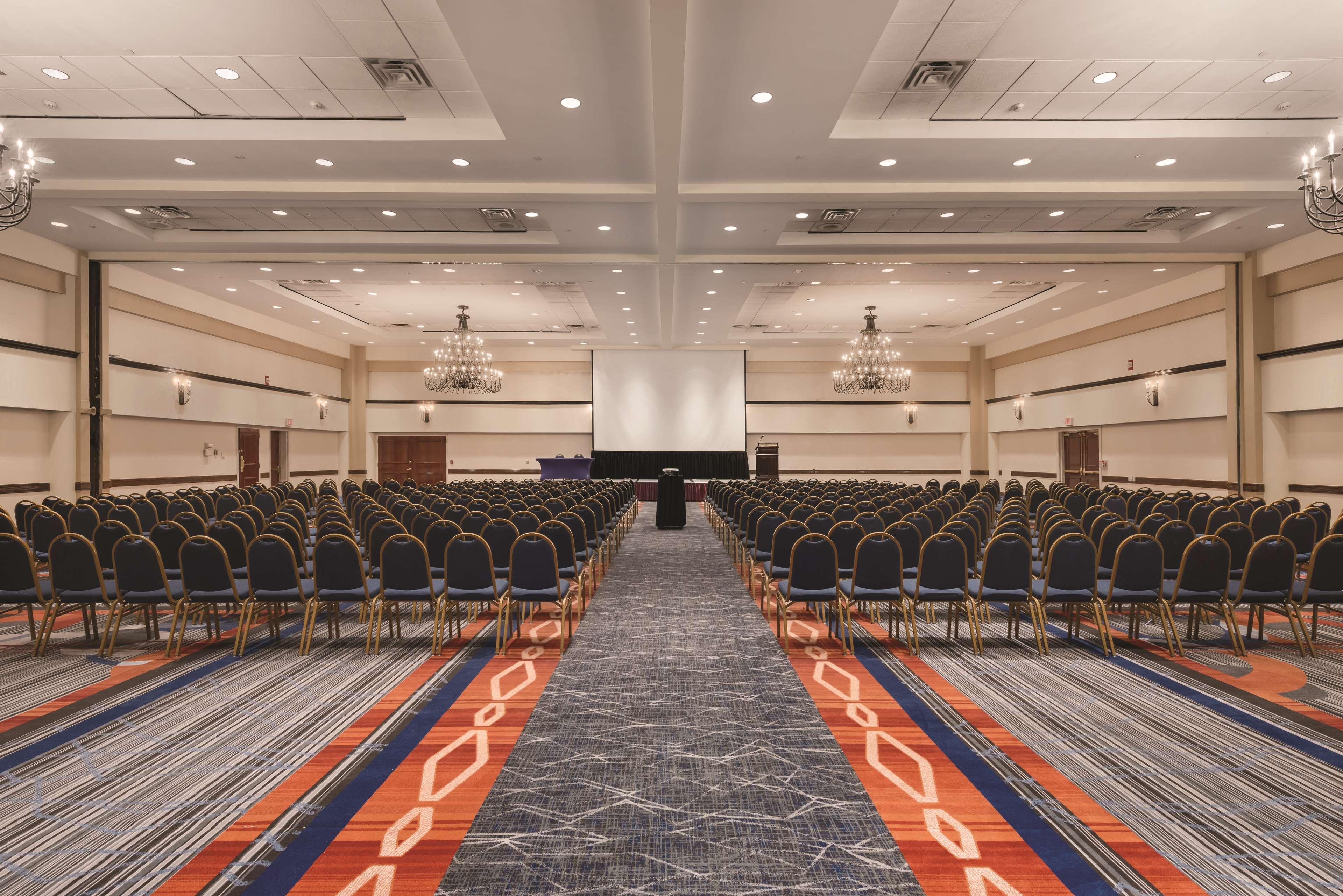 Hilton Long Island/Huntington Hotel Мелвил Екстериор снимка