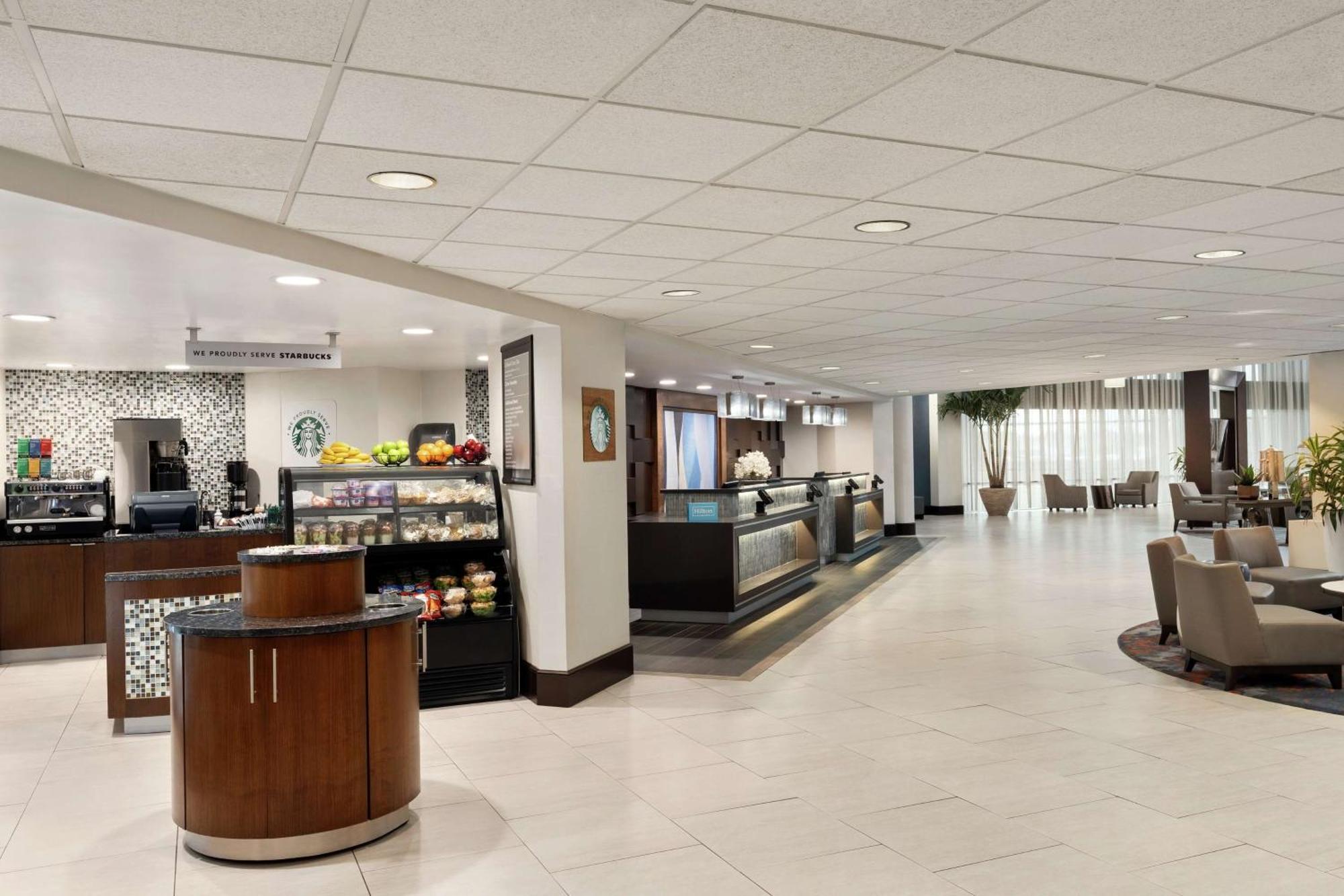 Hilton Long Island/Huntington Hotel Мелвил Екстериор снимка